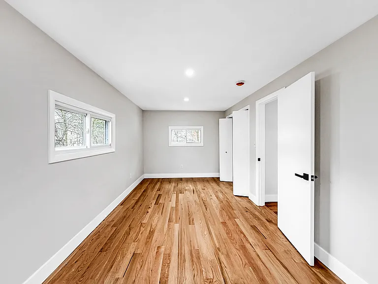 21 Burlington Rd — Photo 16