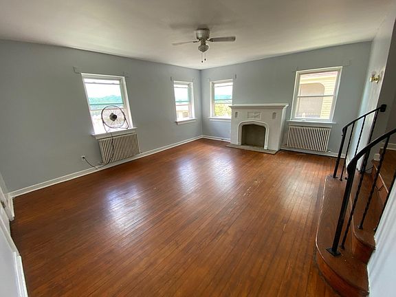 5th image of 523 Elm St