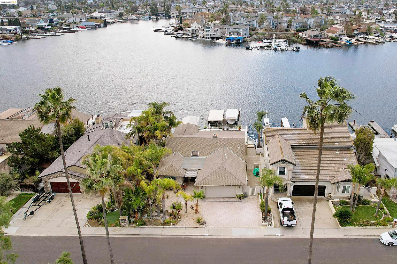 4555 Discovery Point photo 1