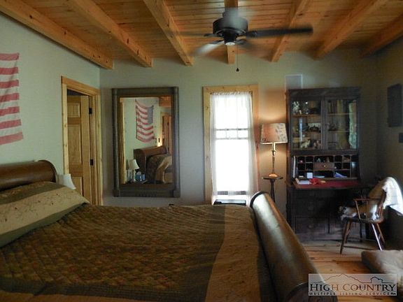 3rd image of 832 Rich Hill Road
