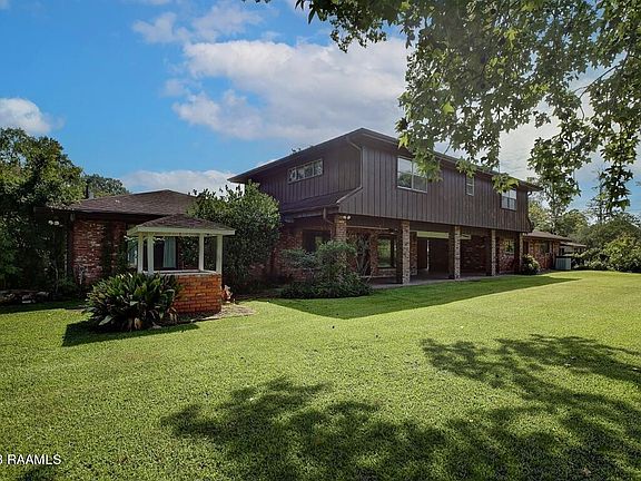 3rd image of 212 Antigua Dr