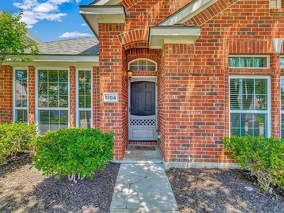 3rd image of 5104 Evergreen Dr