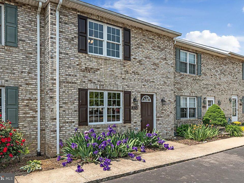 1st image of 224 Waterbrook Ct