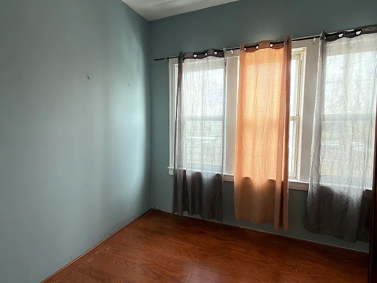 1250 E 89th St #2 — Photo 8
