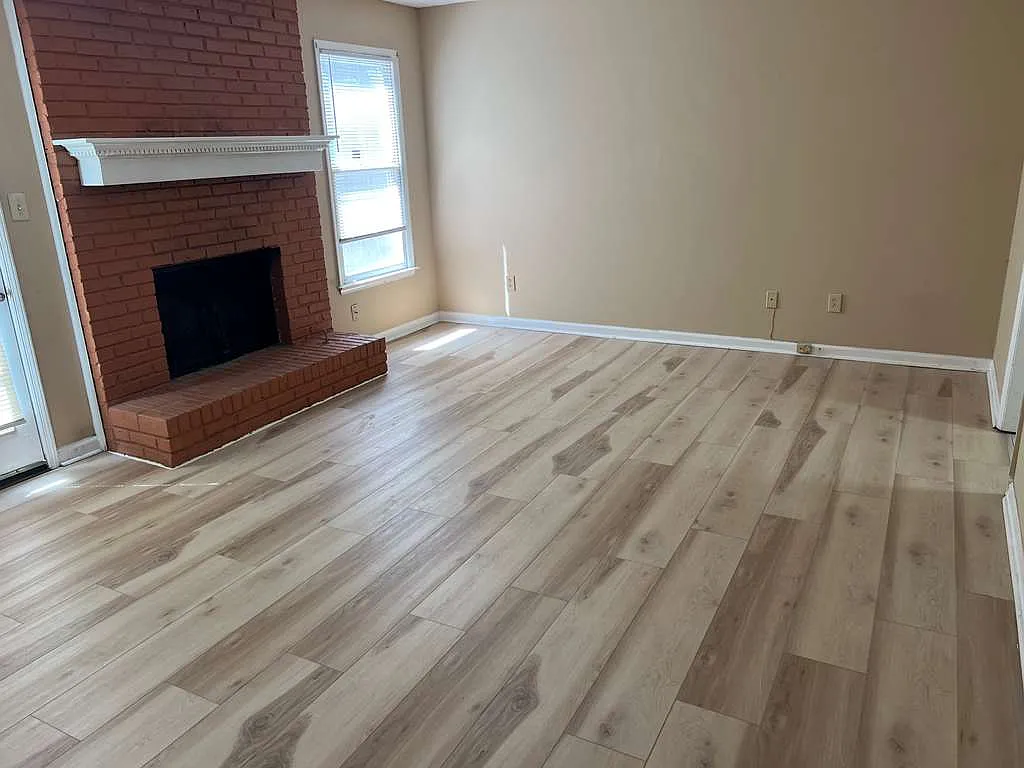 2 bed, 2.5 bath, 1280 sqft, $1,395 — Photo 2