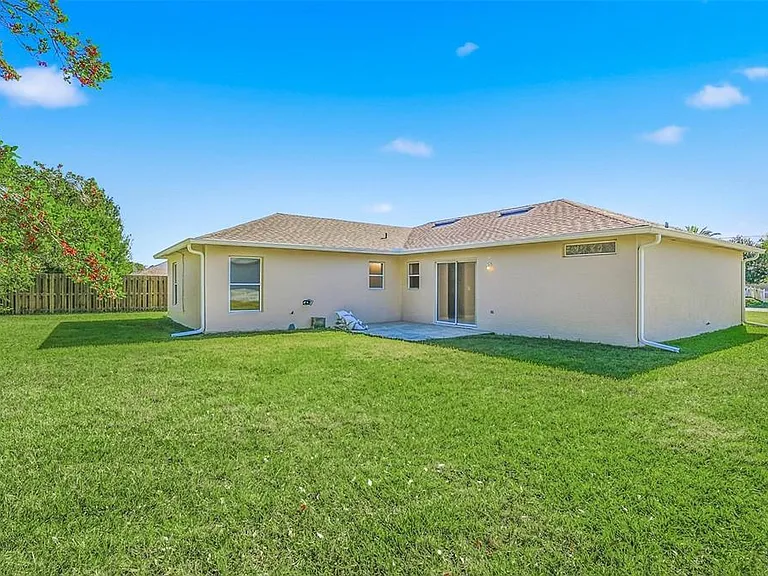 106 La Mancha Dr — Photo 36