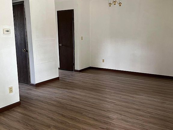 2nd image of 3006 Wisteria Dr