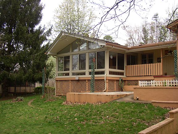 2nd image of 118 Hills Ave