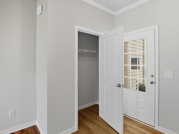 2nd image of 19 Umber Ln