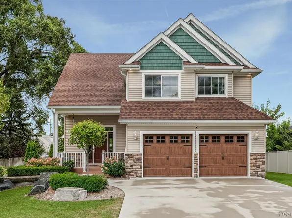 108 Bevin Dr, Holly, MI 48442