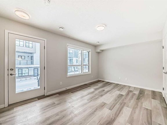 4th image of 42 N Cranbrook Gdns SE #136
