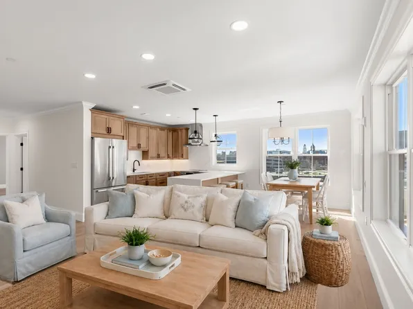 16 Franklin St #2501, Salem, MA 01970