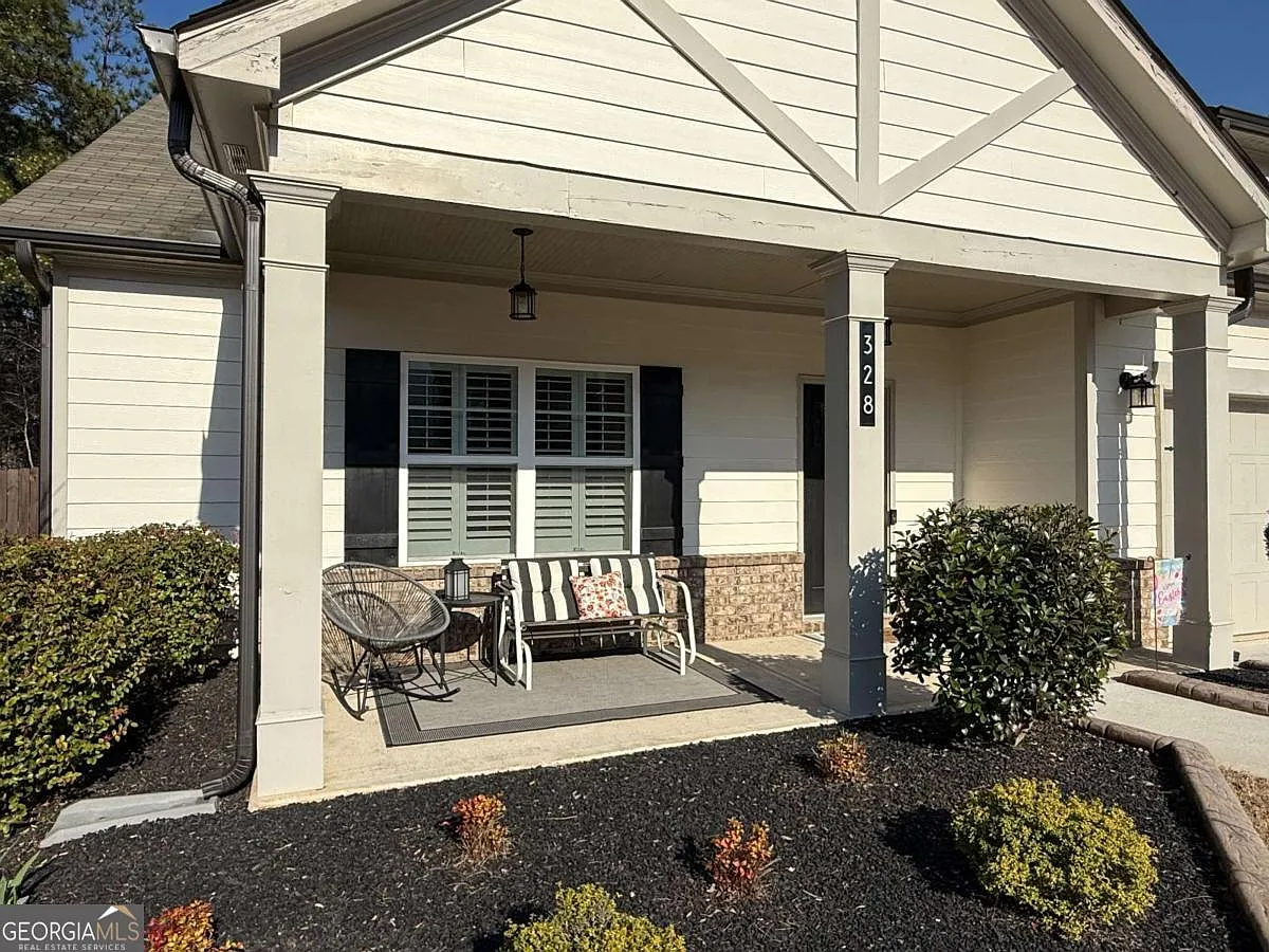 328 Crestbrook Ln photo 1