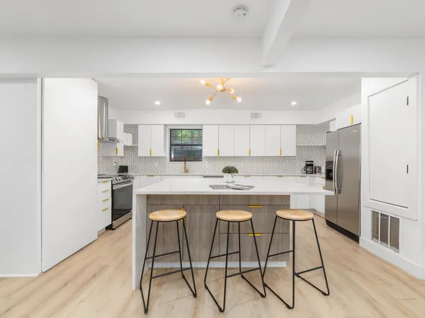 8328 Barbaree Blvd, Dallas, TX 75228