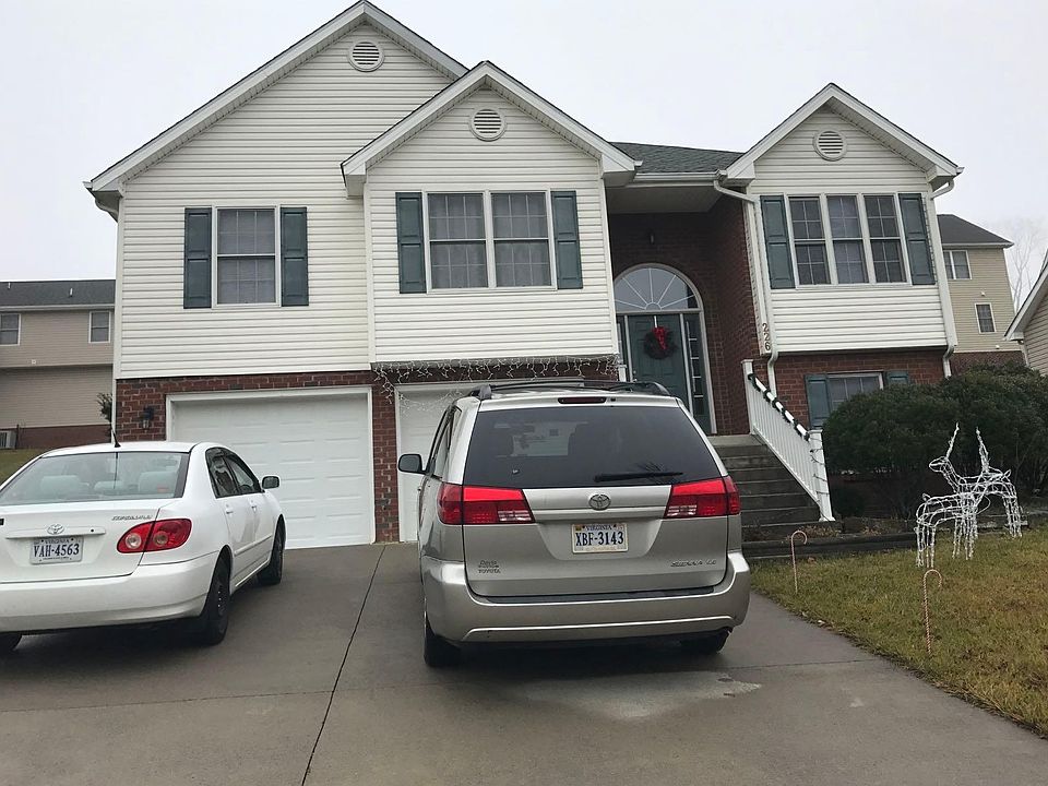 1st image of 226 Mountain Breeze Dr