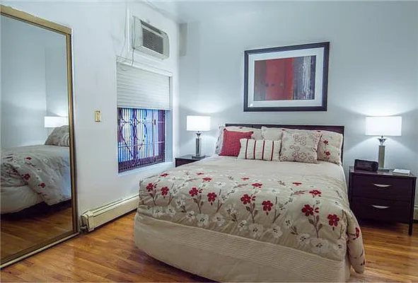 Sold by R New York | media 17