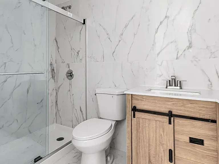 255 W 36th St #1001 — Photo 7