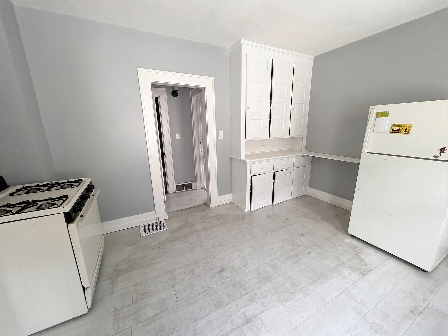 2 bed, 950 sqft, $825 — Photo 1