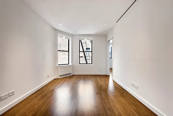 Rented by Mann Maurice A | media 27