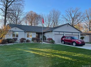 18311 Wayne Rd, Livonia, MI 48152