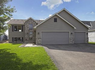 960 Ivy Hills Rd, Belle Plaine, MN 56011