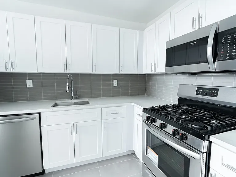 10460 Queens Blvd #6M — Photo 3