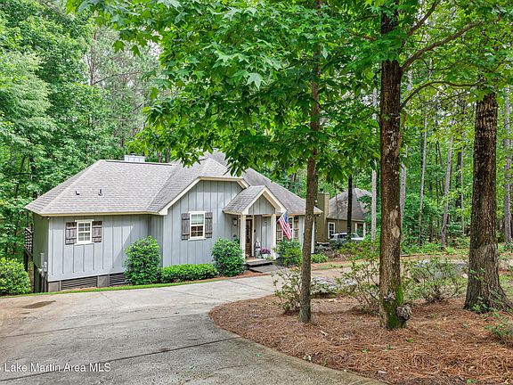 2nd image of 123 Village Cir