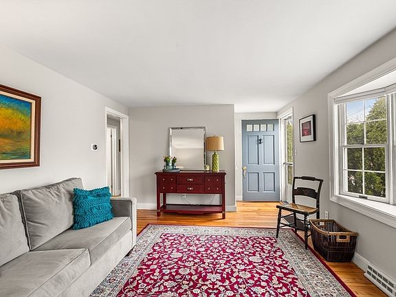 2nd image of 72 Village St