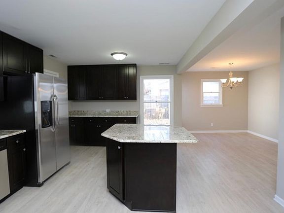 4th image of 17996 W Kewaunee Dr