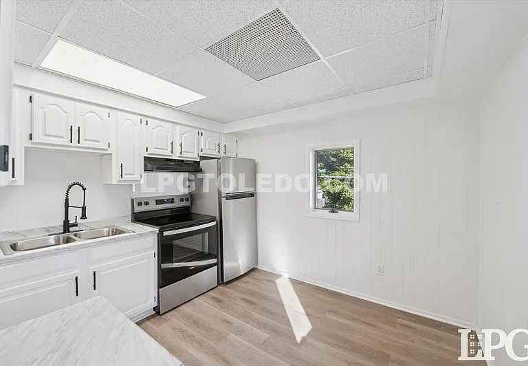 4013 Caroline Ave — Photo 3