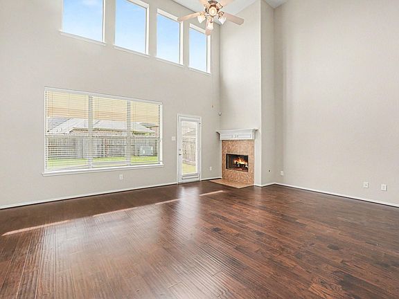 3rd image of 238 Silver Ripple Dr