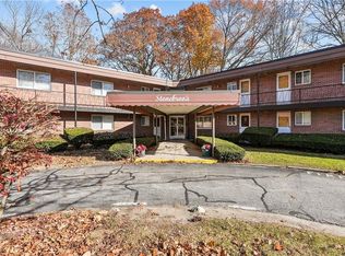 72 W Shore Rd APT 206, Warwick, RI 02889