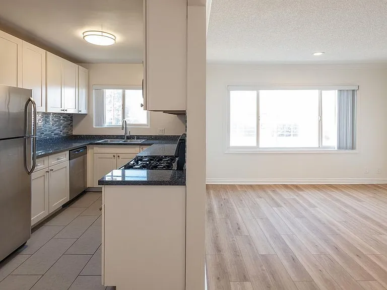 14857 Hartsook St #6 — Photo 13