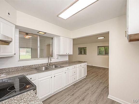 2nd image of 10141 Maraldo Pl