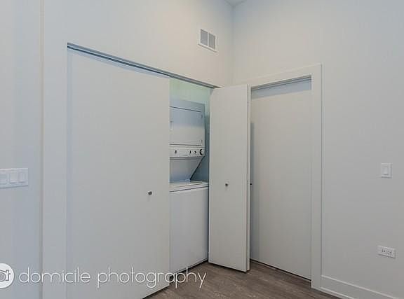 3rd image of 850 N Larrabee St #4F