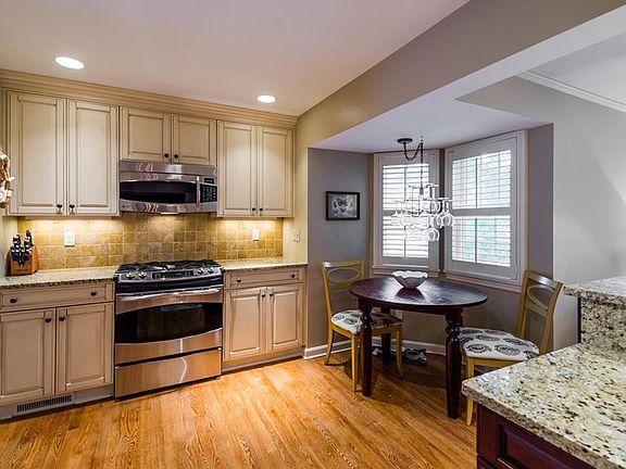 4th image of 20544 Morewood Pkwy