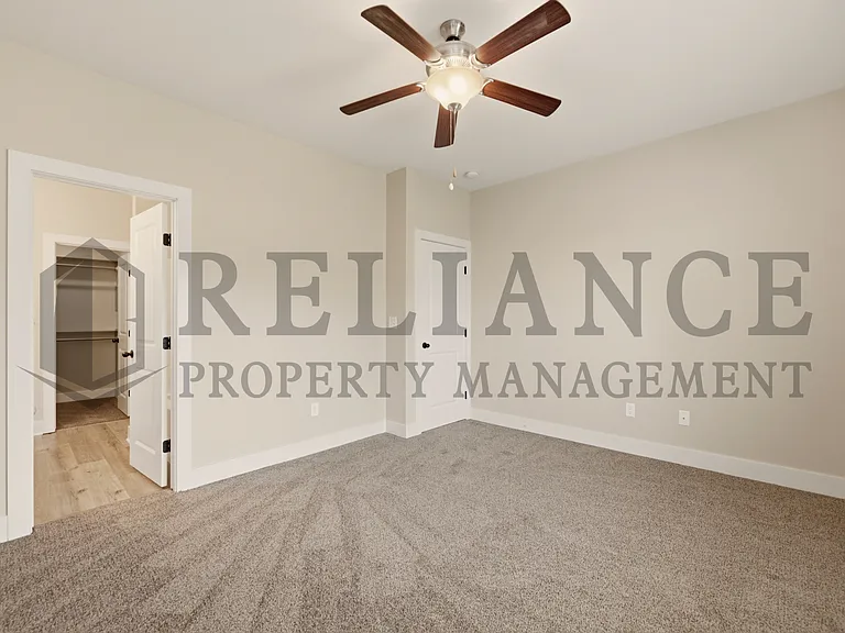 220 W May St — Photo 26