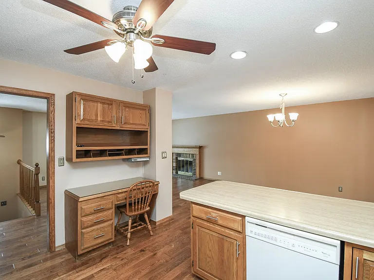 2213 S Wellington Ave — Photo 6