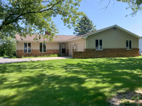 8707 E Diane Dr, Ossian, IN 46777