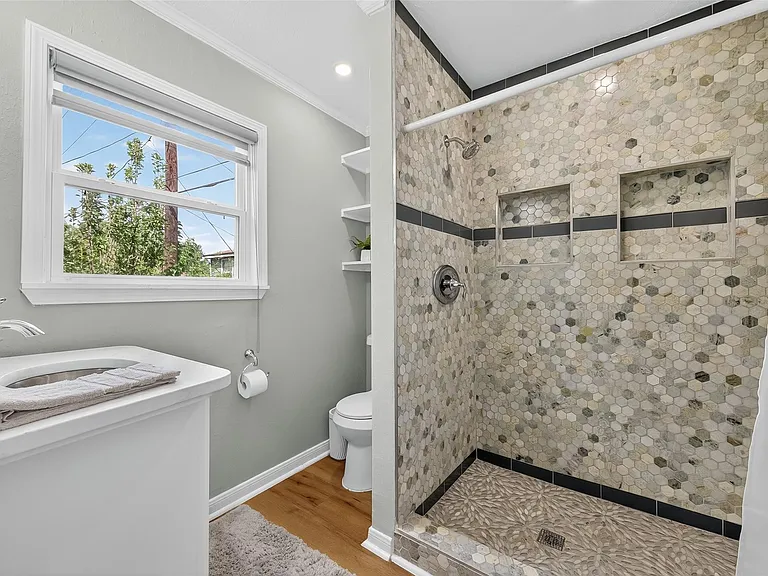 407 1/2 Fairbanks St — Photo 13