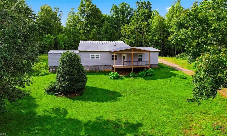 1st image of 209 Bruno Ln
