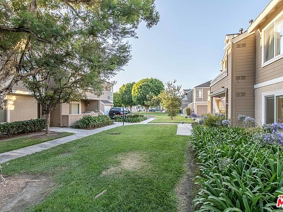 5th image of 10391 E Briar Oaks Dr APT B
