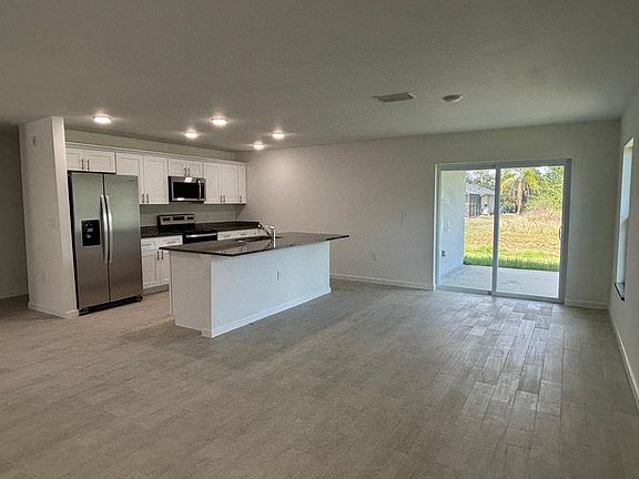 5th image of 3542 Eldron Ave