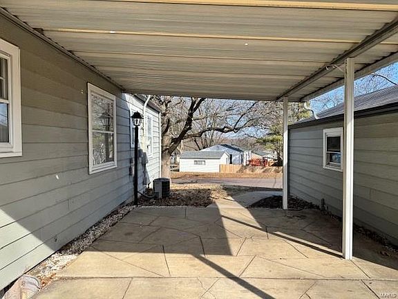 5th image of 7000 Foxcroft Dr
