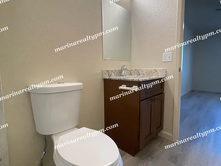 1220 Dana Dr #J — Photo 9