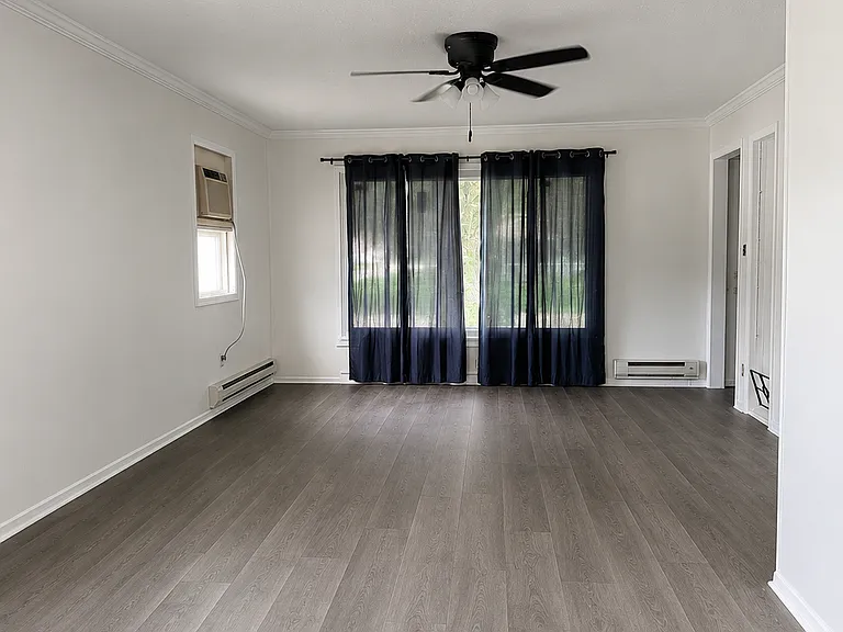 3103 Lincoln Ave — Photo 2