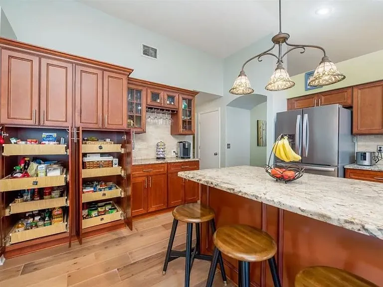1247 Maximilian Dr — Photo 2