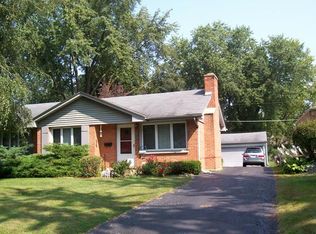 615 Oakwood Dr, Grayslake, IL 60030