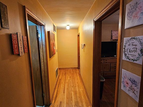 5th image of 433 Granville Dr