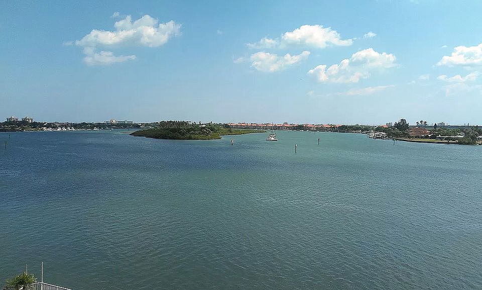 Million dollar balcony view!